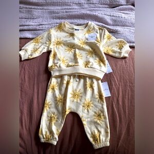 NWT Old Navy Sunshine Sweatsuit Set for Baby, 3-6M
